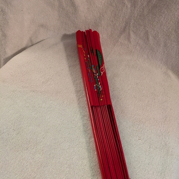 Vibrant Red Handheld Fan with Dragon Design - Picture 11 of 14